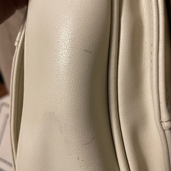 Aurielle Ivory Leather Multi-compartment Crossbody Purse - Picture 14 of 14